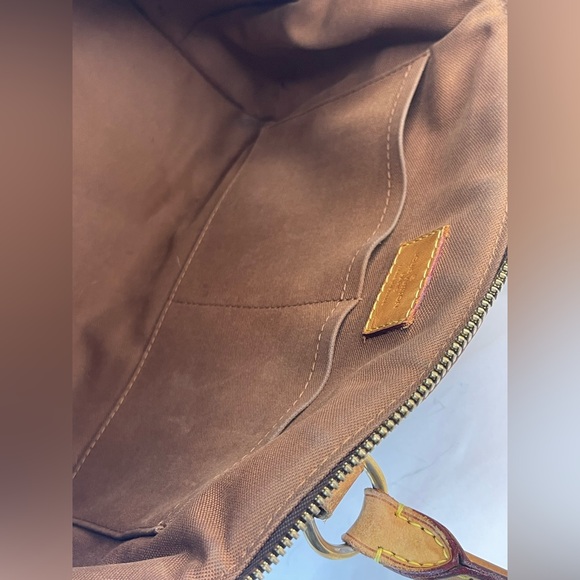 Louis Vuitton Monogram Tivoli PM Bag - Picture 14 of 16